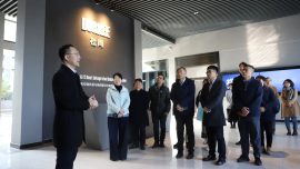 伟德体育官网集团金海丰先生做外商企业做解说决